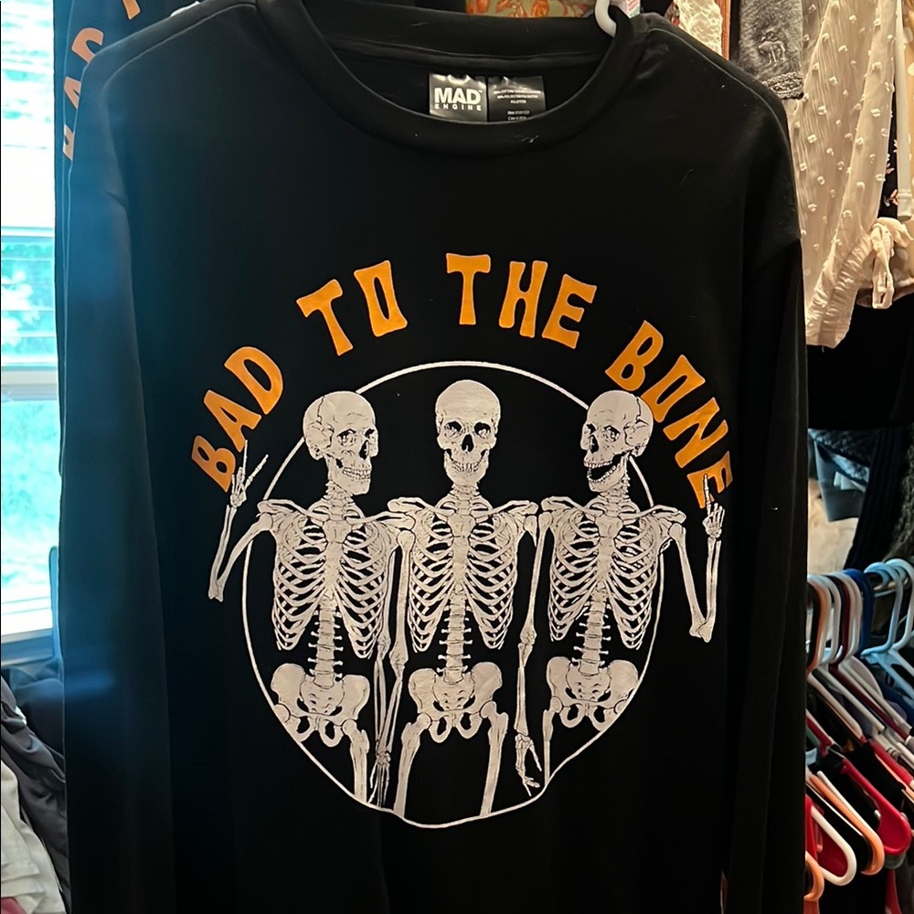2 Sweaters MAD Engine Black Tee with Skeleton Trio